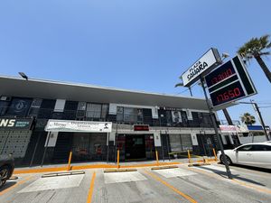 RENTA DE LOCAL EN BLV CUAUHTEMOC SUR - PLAZA SAHARA