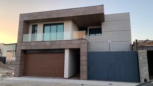 PRE-VENTA | CASA NUEVA PRIVADA LAS PLAZAS