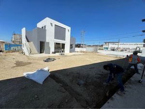 Terreno en renta en la avenida principal de Salvatierra, Tijuana