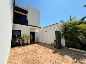 CASA EN VENTA CONKAL