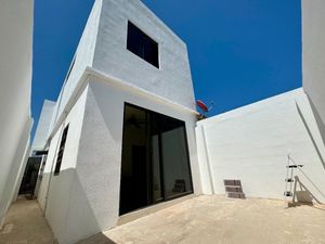 CASA EN VENTA CONKAL