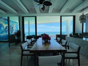 EXCLUSIVO PENTHOUSE FRENTE AL MAR , CHICXULUB , VIVE EN LA MEJOR PLAYA .