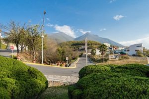 Terreno en venta en fraccionamiento privado en Zona Contry en Monterrey