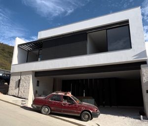 Casa en venta en Castaños del Vergel en Monterrey