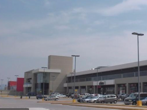 Local comercial en renta en Av. Abraham Lincoln en Monterrey