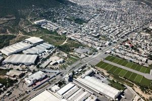 Terreno comercial en venta en parque industrial en Escobedo