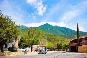 Casa en venta en Contry La Silla en Guadalupe