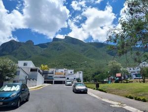 Casa en venta en Galerías de Camino Real en Guadalupe