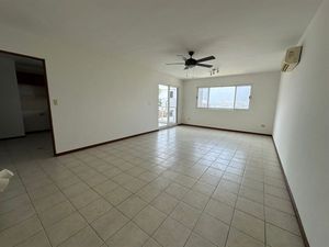 Residencia en renta en Colinas del Valle