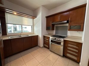 Residencia en Renta Zona Valle Poniente