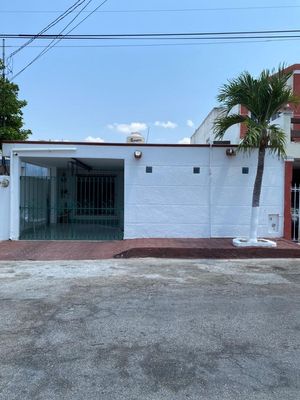 CASA EN RESIDENCIAL PENSIONES