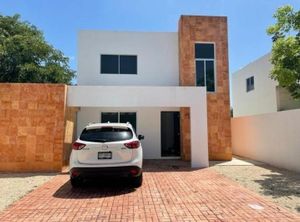 Casa en Renta SIN MUEBLES en Privada | Cholul, Mérida, Yucatán