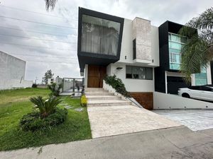 Casa en  venta en Rinconada del Bosque en Zapopan de 4 recs