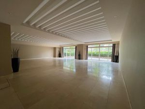 Exclusividad y Confort: Departamento en Venta en Encinares, Bosque Real