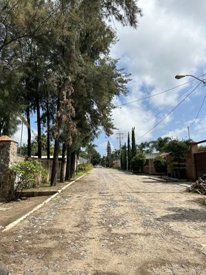 CASA CON CANCHA DE FUT BOL 7 Y FRONTÓN