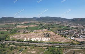 TERRENO DE 8.5 HECTÁREAS EN VENTA EN SAN JUAN DEL RÍO, LA LLAVE, QUERÉTARO