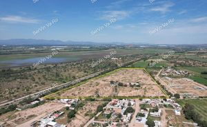 TERRENO DE 8.5 HECTÁREAS EN VENTA EN SAN JUAN DEL RÍO, LA LLAVE, QUERÉTARO