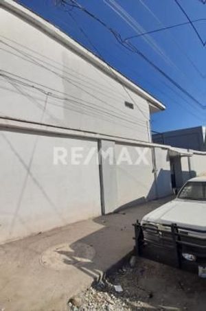 CASA COMERCIAL EN VENTA EN SAN ISIDRO ZAPOPAN