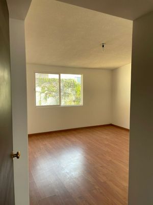 CASA PARA REMODELAR  CASA EN VENTA EN JARDINES DE GUADALUPE!