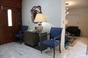 CASA EN VENTA EN CONTRY LA SILLA - ZONA GUADALUPE