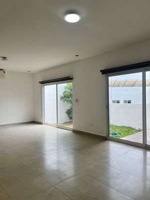 CASA EN VENTA EN BOSQUES DE VISTANCIA - ZONA CARRETERA NACIONAL