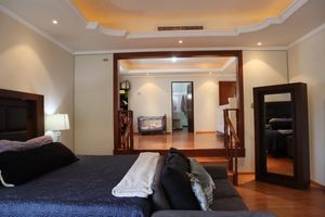 CASA EN VENTA EN CONTRY LA SILLA - ZONA GUADALUPE