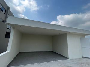 CASA EN VENTA EN BOSQUES DE SAN PEDRO - ZONA SANTIAGO