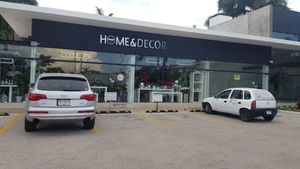 RENTA DE LOCAL COMERCIAL EN PLAZA COMERCIAL