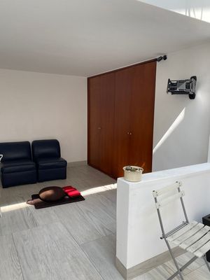 Venta casa en la Herradura con estudio