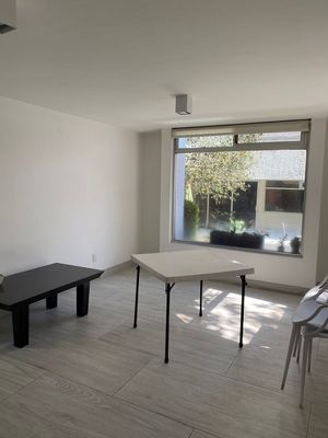 Venta casa en la Herradura con estudio