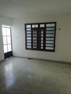 GRAN POTENCIAL DE ESTA CASA EN VENTA PARA RESTAURAR A EN LA ERMITA