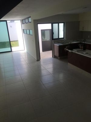 CASA VENTA EN COL. INDEPENDENCIA, GDL.  OPORTUNIDAD REMODELADA EN SU TOTALIDAD