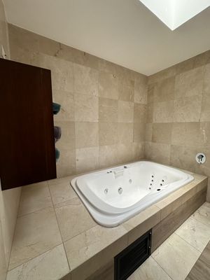 PRECIOSA CASA EN VENTA  REMODELADA- PRIVADA CON VIGILANCIA