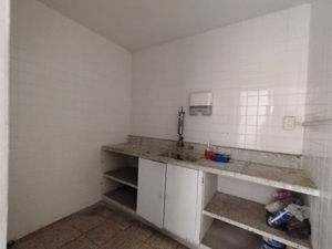 Se VENDE Departamento en la Avenida central Poniente