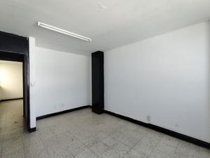 Se VENDE Departamento en la Avenida central Poniente