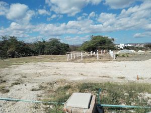 Terreno urbanizado en fraccionamiento Privado