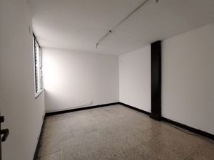 Se VENDE Departamento en la Avenida central Poniente