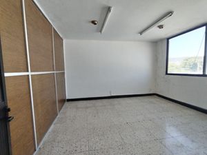 Se VENDE Departamento en la Avenida central Poniente