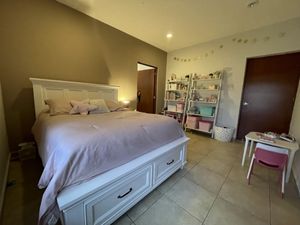 Casa en venta lomas 2a Sección 3 recs, 3.5 baños,  hall, oficina, jardin.