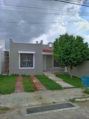 CASA EN RENTA DE 1 PISO EN FRANCISCO DE MONTEJO