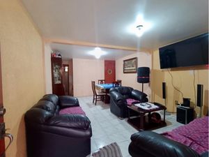 Casa en Venta en Villa de las Flores 2a Sección (Unidad Coacalco) Coacalco de Berriozábal