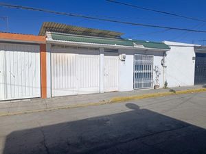 Casa en Venta en Villa de las Flores 2a Sección (Unidad Coacalco) Coacalco de Berriozábal