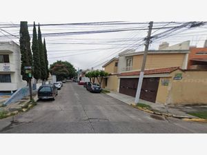 Casa en Venta en La Calma Zapopan