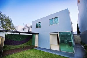 CASA EN VENTA EN BOSQUES DE SANTA ANITA