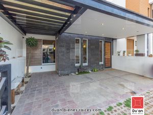 Casa en Venta de 1 piso, con 2 recámaras en el Mayorazgo Residencial, al Sur