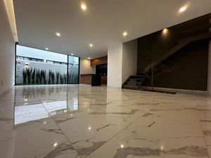 Hermosa Casa en Venta en Parques Vallarta, Zapopan Excelente Precio.