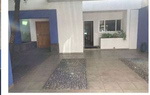 Hermosa Casa en Venta en Jardines Vallarta, Zapopan Excelente Precio.