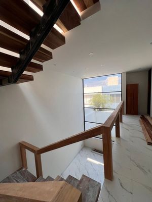 Hermosa Casa en Venta en Valle Imperial, Zapopan