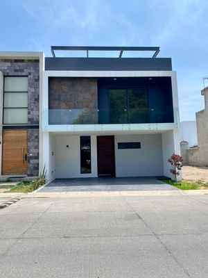 Hermosa Casa en Venta Coto Bosques Cedros en El Sur de La Ciudad