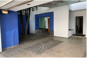 Hermosa Casa en Venta en Jardines Vallarta, Zapopan Excelente Precio.